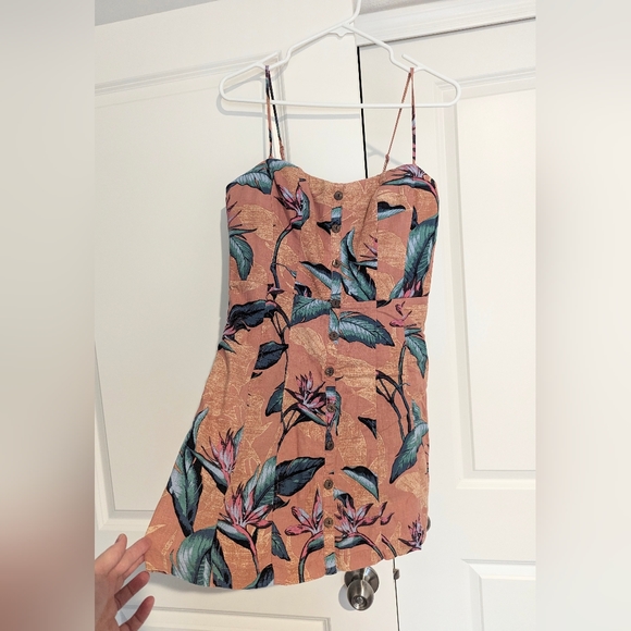 Cute Summer dress from Urban Outfitters by Kimchi Blue Large - Picture 1 of 6